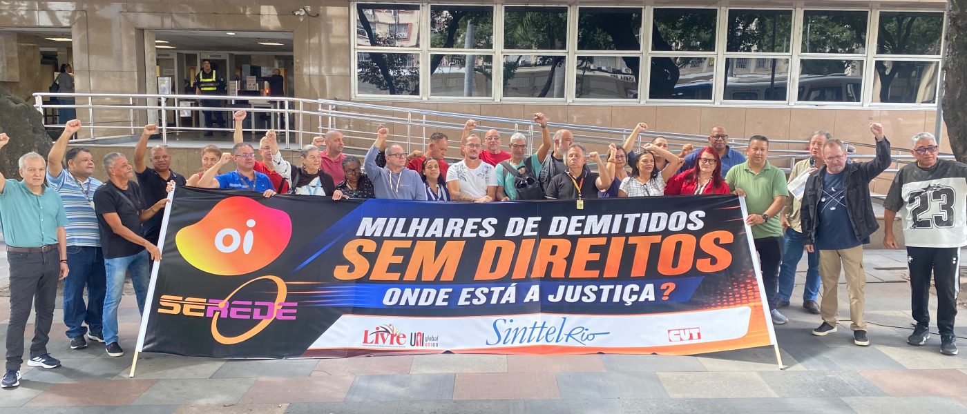 Trabalhadores e trabalhadoras realizam manifestação no Rio em defesa dos direitos da categoria e cobram garantias da Oi